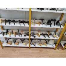 Крупный стол и периферийная форма для хит